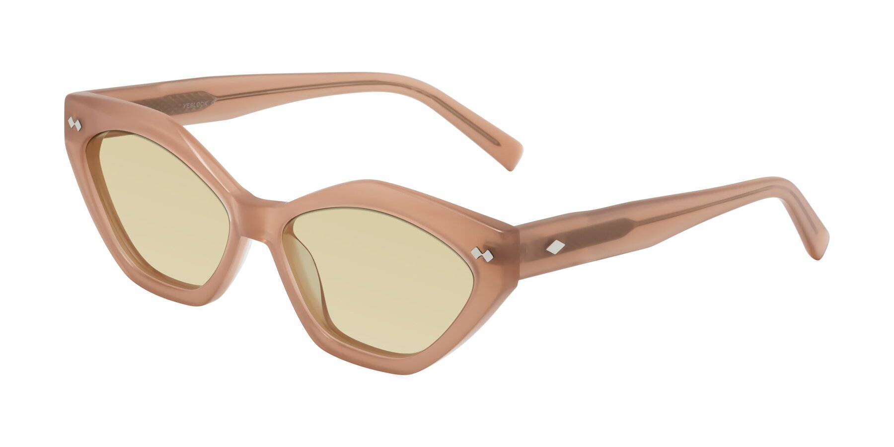 Angle of Delphi in Peach with Light Champagne Tinted Lenses