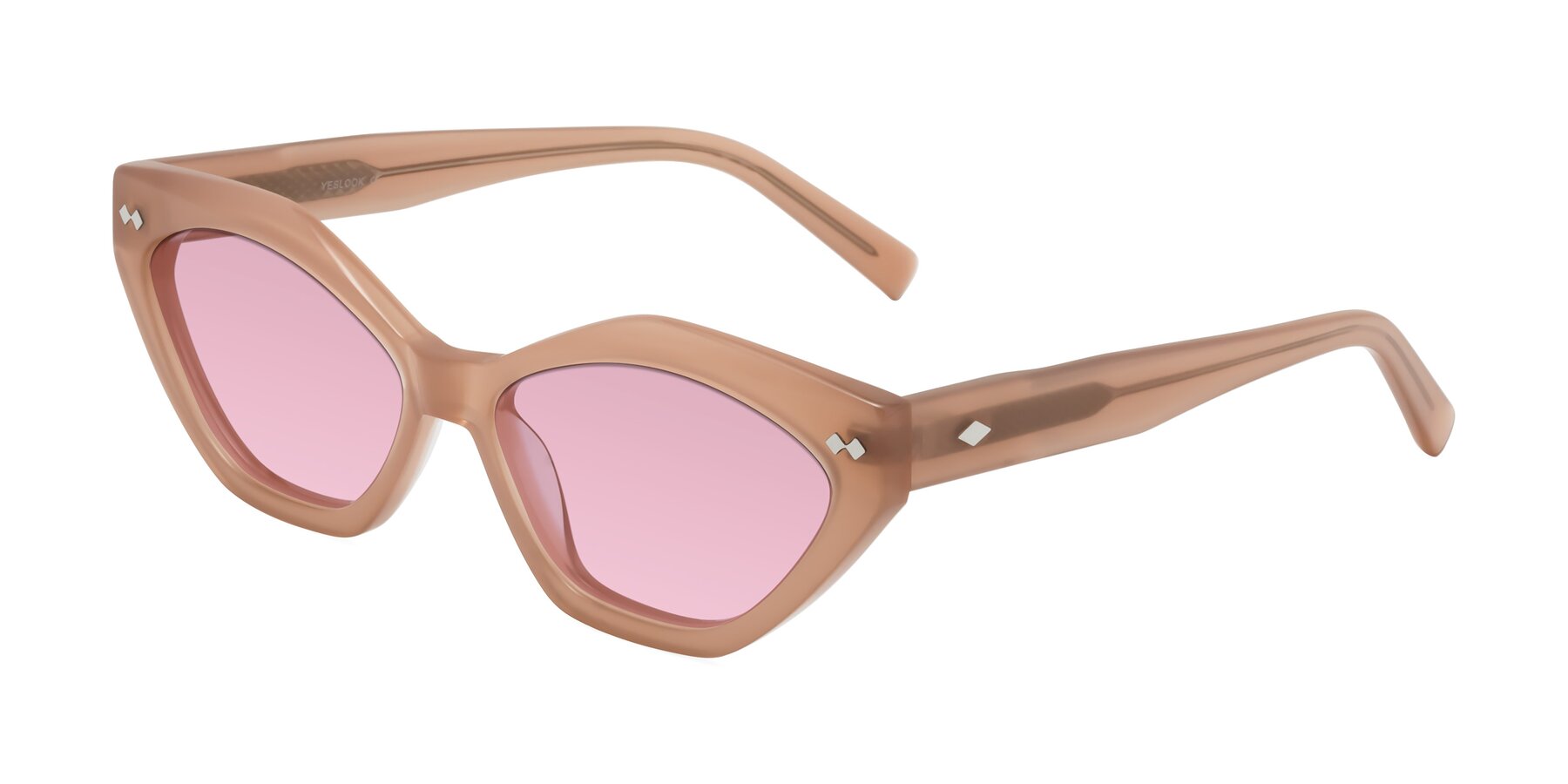 Angle of Delphi in Peach with Light Wine Tinted Lenses
