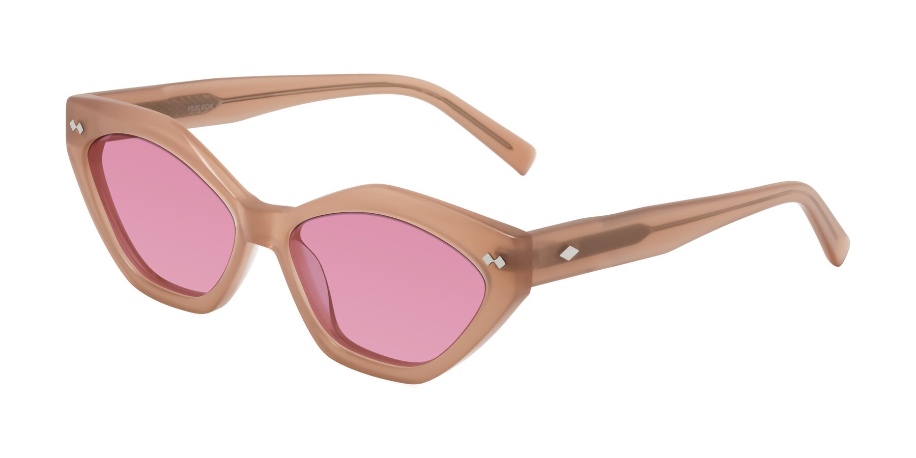 Angle of Delphi in Peach with Medium Wine Tinted Lenses