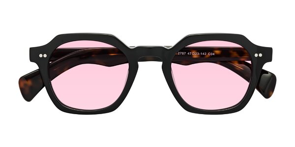 Front of Beckett in Black/Tortoise