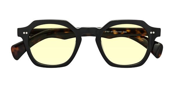 Front of Beckett in Black/Tortoise