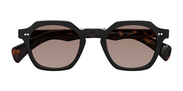 Front of Beckett in Black/Tortoise