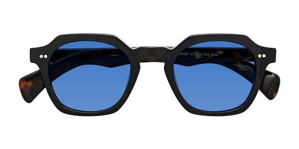 Front of Beckett in Black/Tortoise