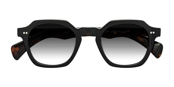 Front of Beckett in Black/Tortoise