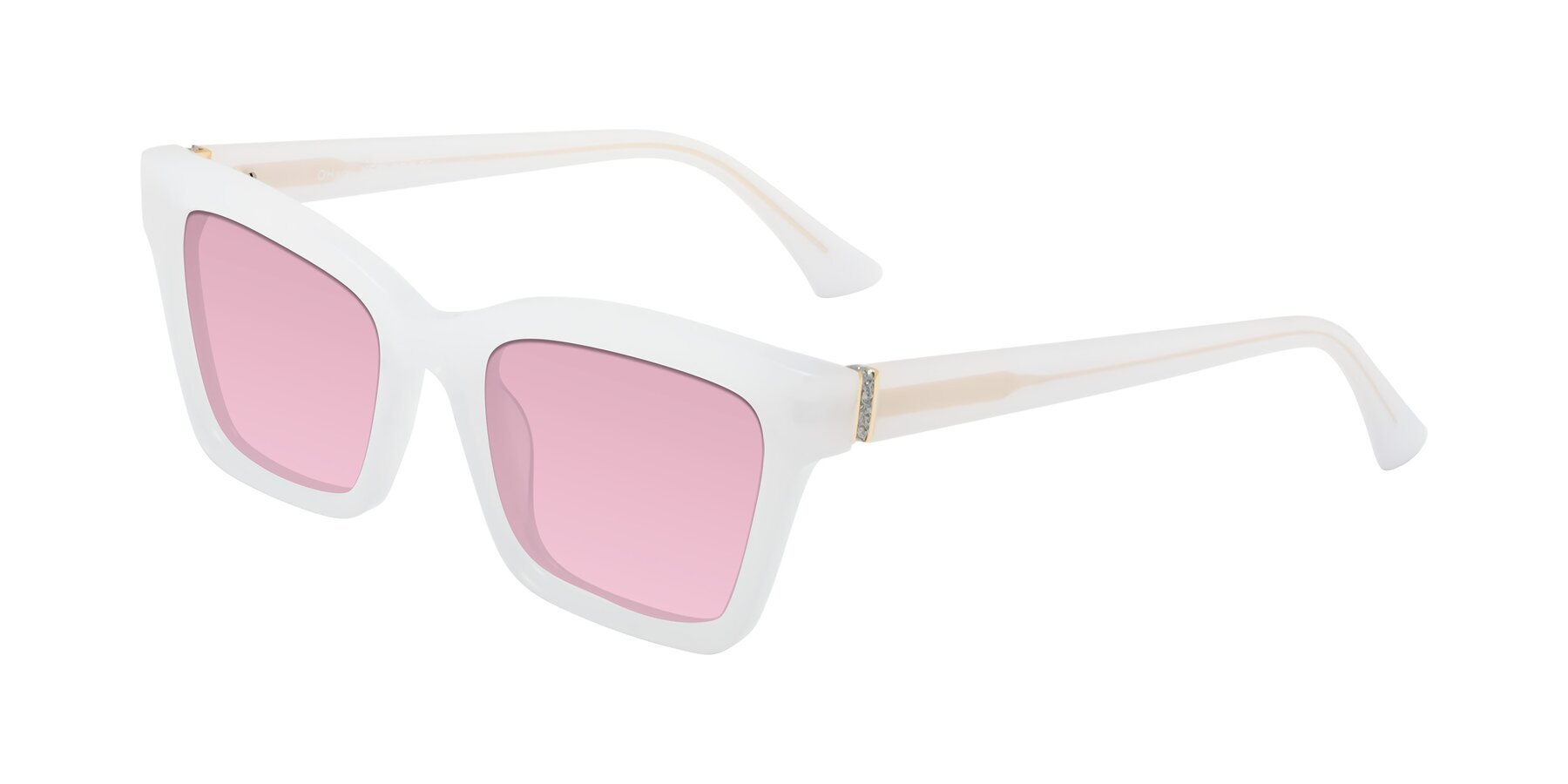 Angle of OHare in Snow White with Light Wine Tinted Lenses