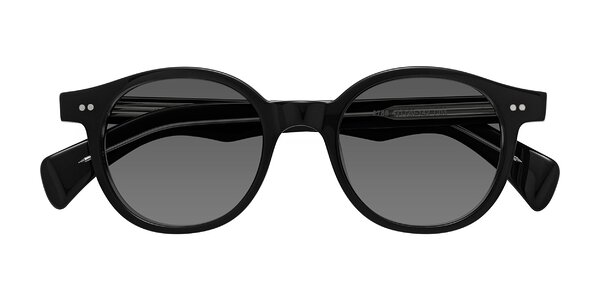 Front of Kaju in Black/Clear