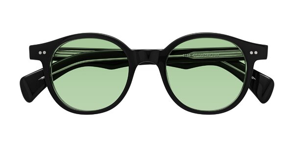Front of Kaju in Black/Clear