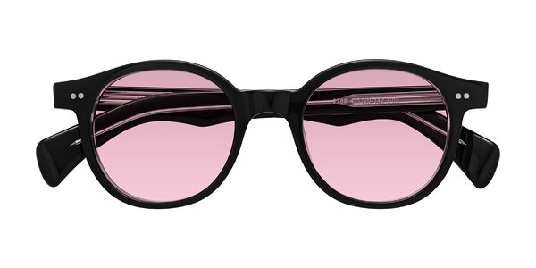 Front of Kaju in Black/Clear