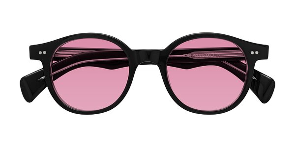 Front of Kaju in Black/Clear