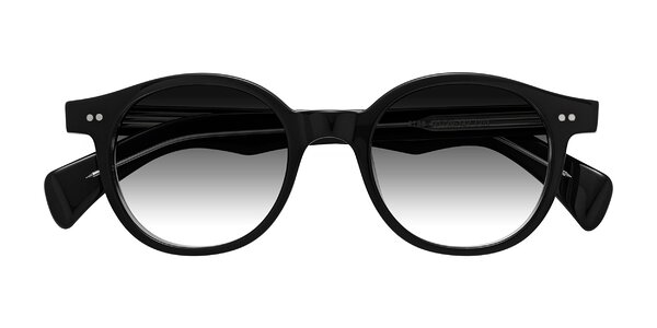 Front of Kaju in Black/Clear
