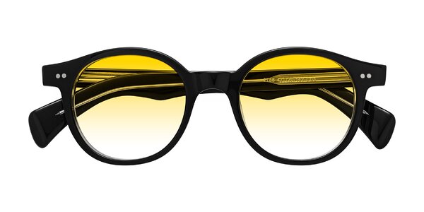 Front of Kaju in Black/Clear