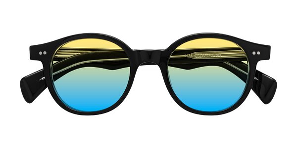 Front of Kaju in Black/Clear