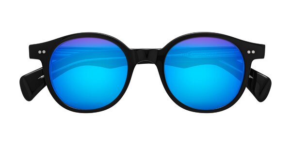 Front of Kaju in Black/Clear