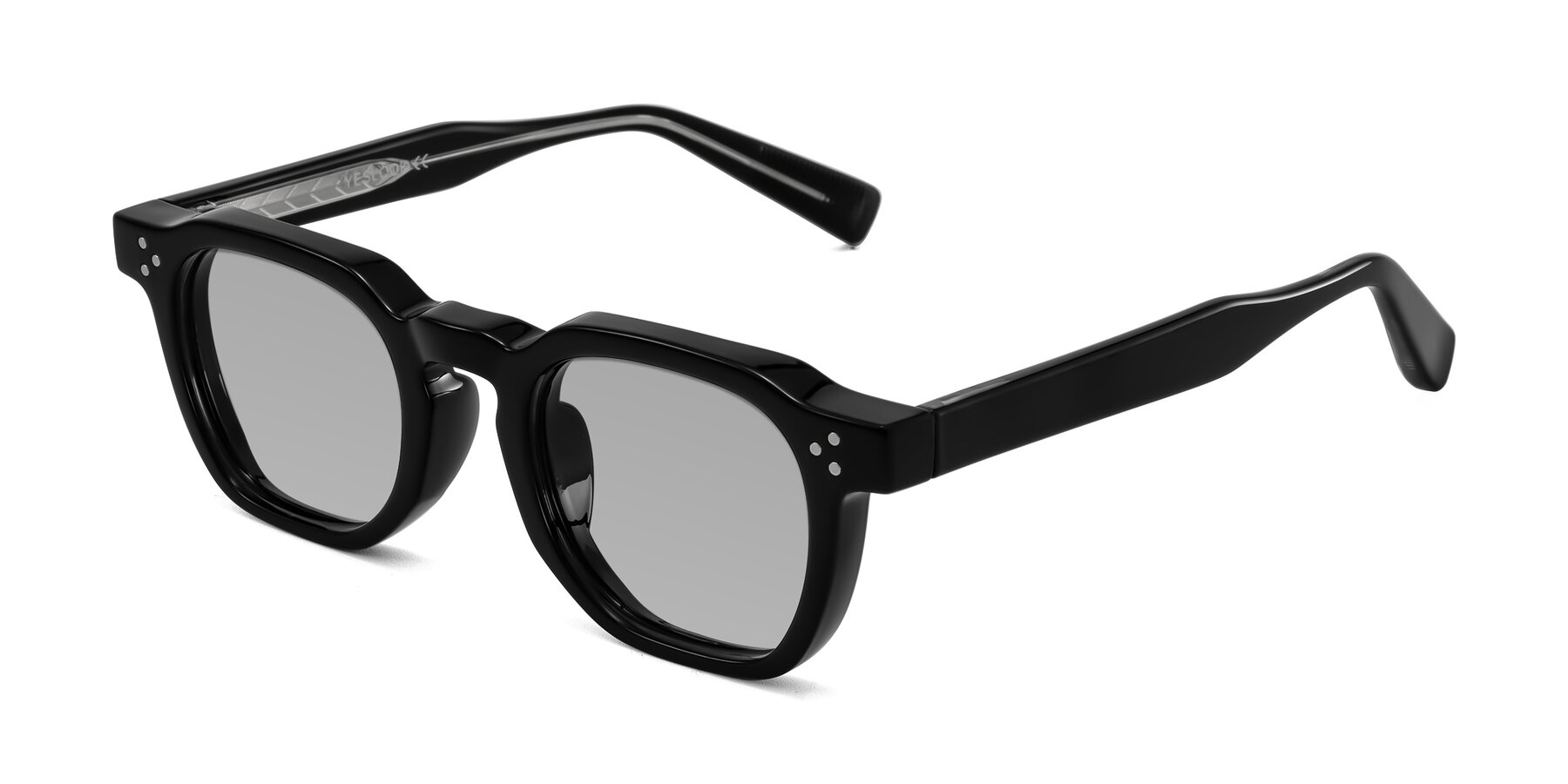 Angle of Fingar in Black with Light Gray Tinted Lenses