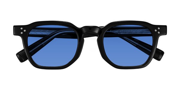 Front of Fingar in Black