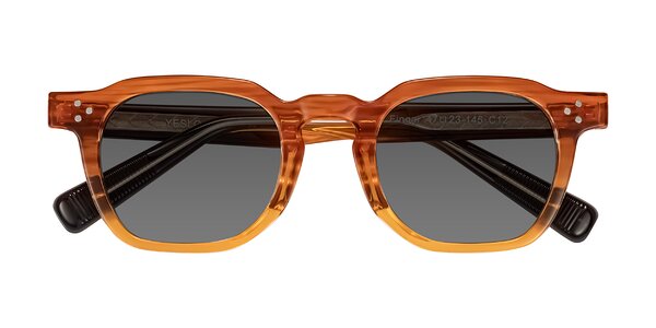 Front of Fingar in Amber Striped