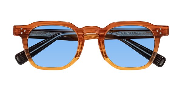 Front of Fingar in Amber Striped