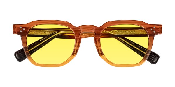 Front of Fingar in Amber Striped