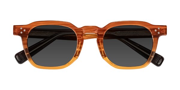 Front of Fingar in Amber Striped