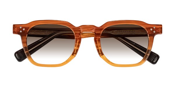 Front of Fingar in Amber Striped