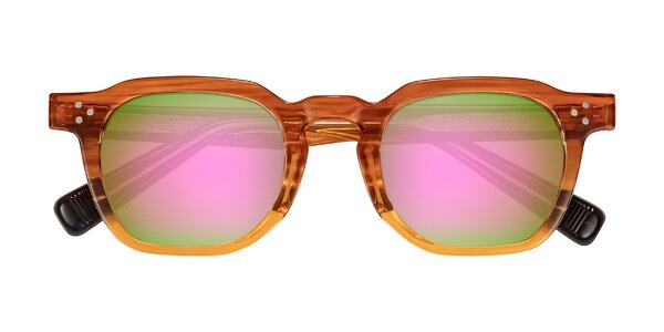 Front of Fingar in Amber Striped