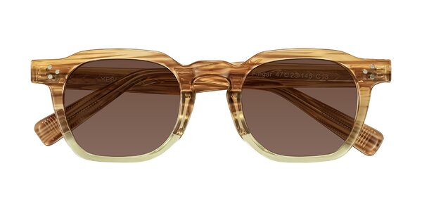 Front of Fingar in Champagne Striped