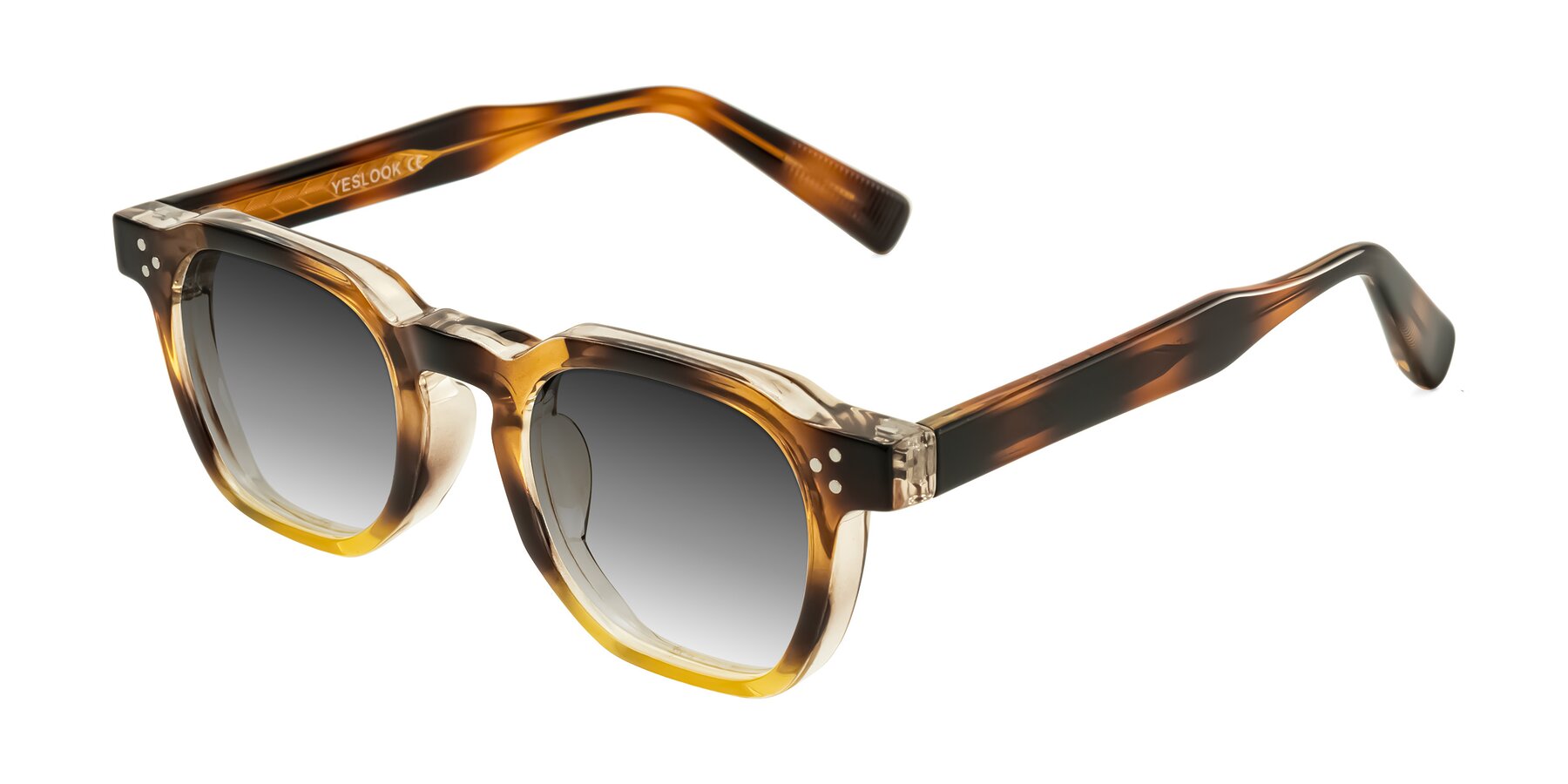 Angle of Fingar in Brown Tortoise with Gray Gradient Lenses