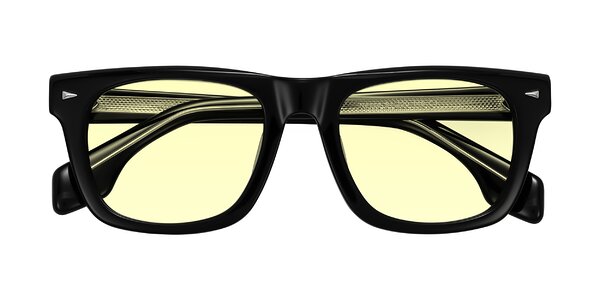 Front of Nesse in Black
