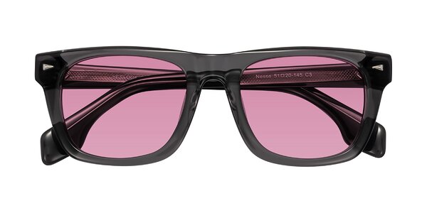 Front of Nesse in Transparent Gray