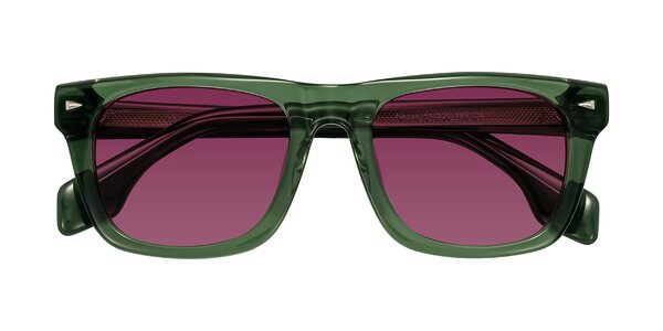 Front of Nesse in Transparent Green