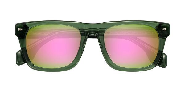 Front of Nesse in Transparent Green