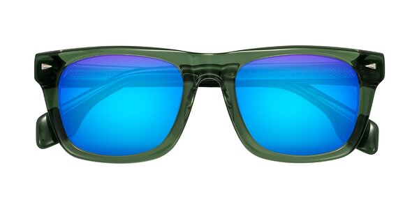 Front of Nesse in Transparent Green