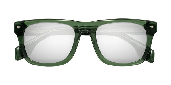 Front of Nesse in Transparent Green