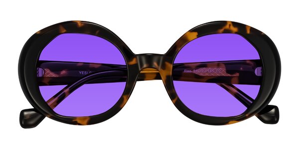 Front of Rao in Tortoise/Black