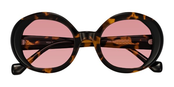 Front of Rao in Tortoise/Black