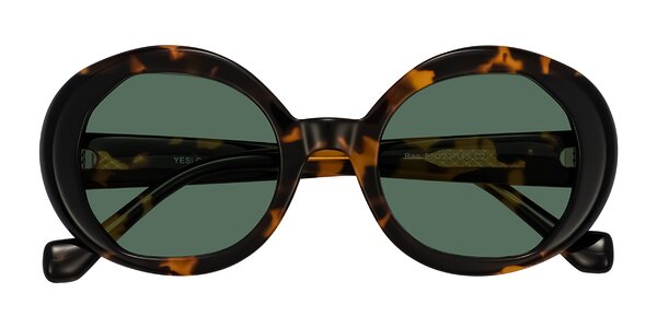 Front of Rao in Tortoise/Black