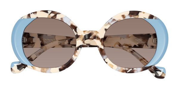 Front of Rao in Beige Tortoise/Blue