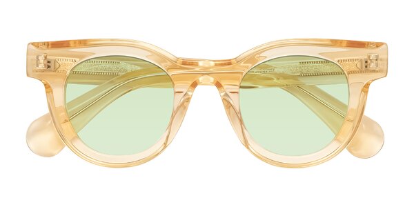 Front of Embracing in Champagne