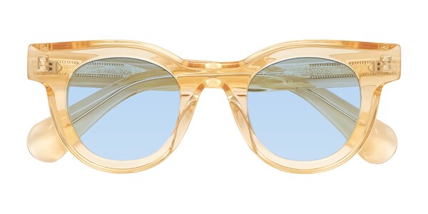 Front of Embracing in Champagne