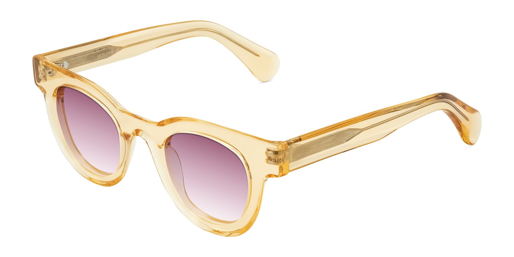 Angle of Embracing in Champagne with Wine Gradient Lenses