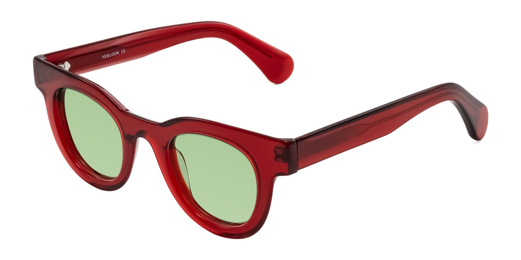 Angle of Embracing in Wine with Medium Green Tinted Lenses