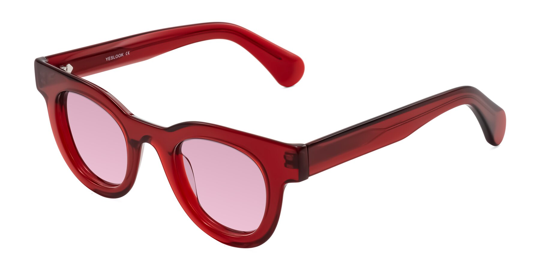 Angle of Embracing in Wine with Light Wine Tinted Lenses