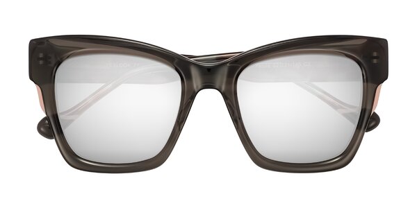Front of Yatole in Gray/Floral