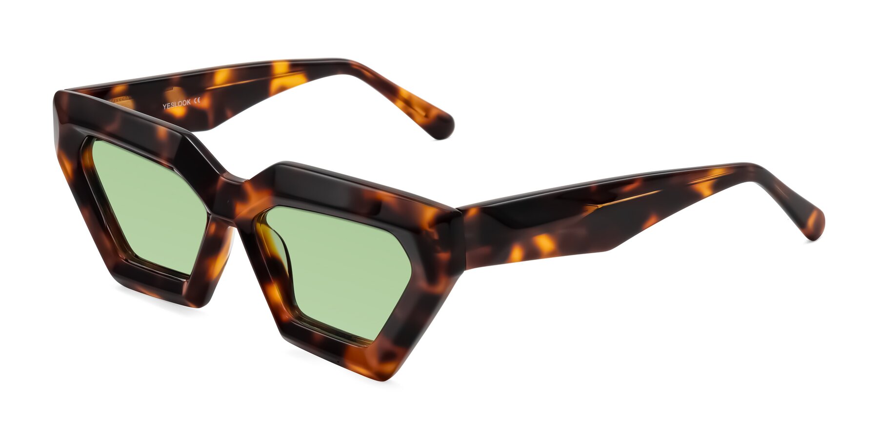 Angle of Giptoo in Tortoise with Medium Green Tinted Lenses