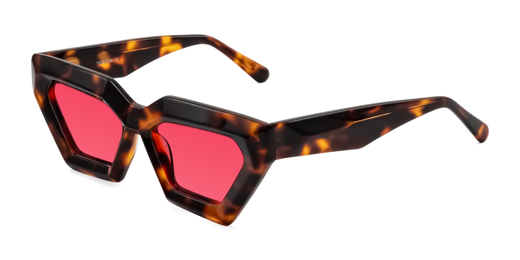 Angle of Giptoo in Tortoise with Red Tinted Lenses