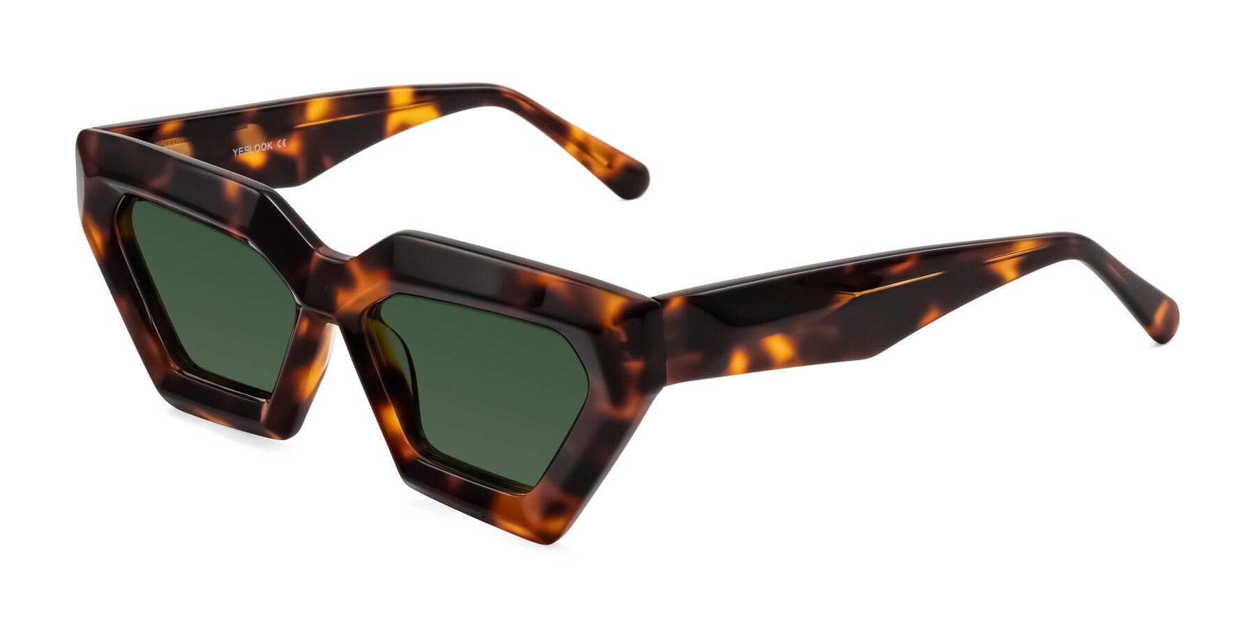 Angle of Giptoo in Tortoise with Green Tinted Lenses