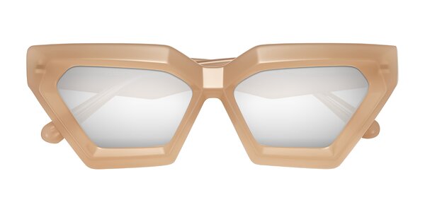 Front of Giptoo in Creamy Beige