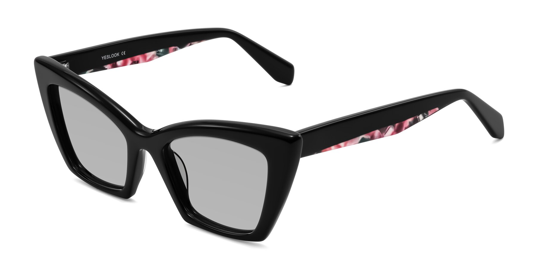 Angle of Wayar in Black with Light Gray Tinted Lenses