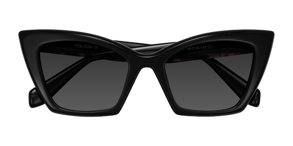 Front of Wayar in Black