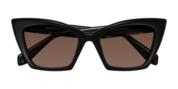 Front of Wayar in Black